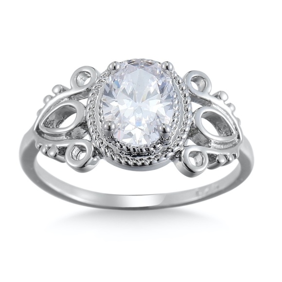 **HEAVENLY* Vintage Silver Zircon Fashion Ring Size 8 - Picture 1 of 3